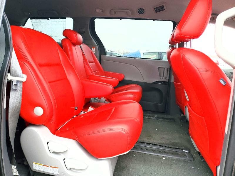 2017 TOYOTA SIENNA LE 8-PASSENGER 11