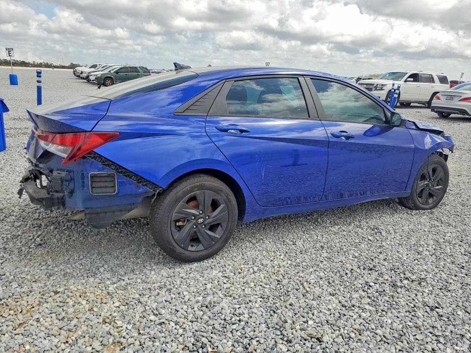 2021 HYUNDAI ELANTRA SEL 3