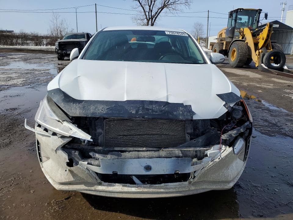 2019 HYUNDAI ELANTRA SE 5