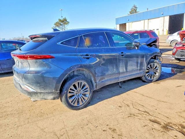 2022 TOYOTA VENZA LE 3