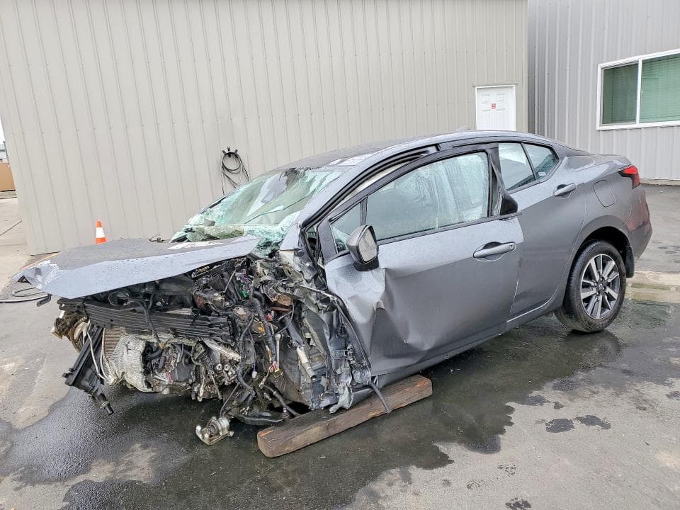 2025 NISSAN VERSA SV