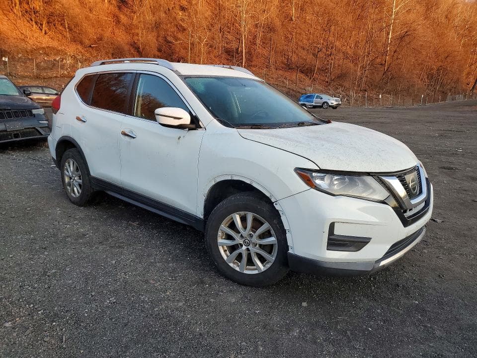 2017 NISSAN ROGUE SV 4