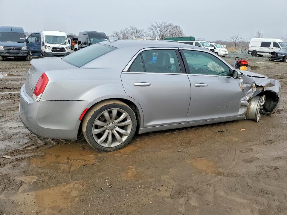 2018 CHRYSLER 300 LIMITED 3