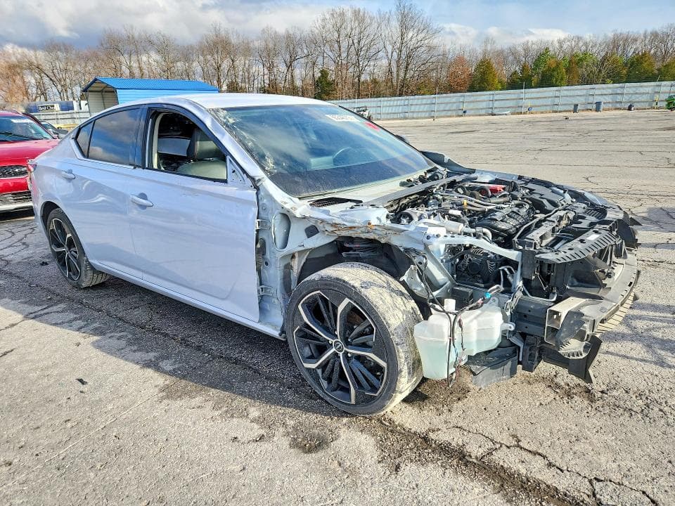 2024 NISSAN ALTIMA SR 4