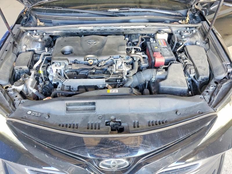 2018 TOYOTA CAMRY XLE 11