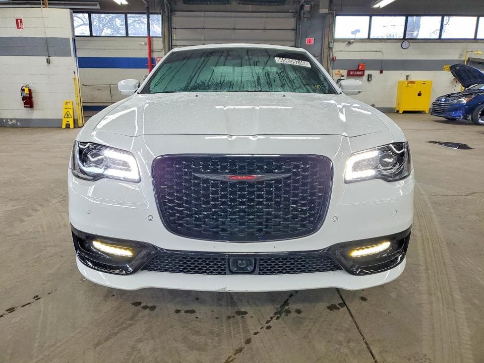 2023 CHRYSLER 300 S 5