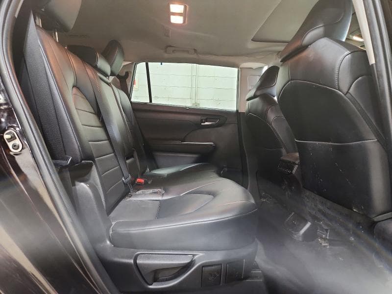 2022 TOYOTA HIGHLANDER XLE 11