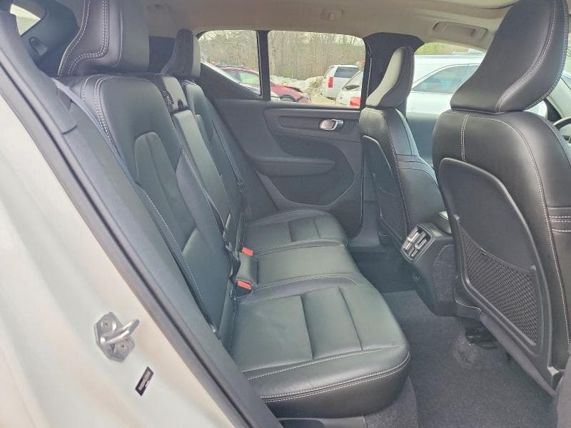 2020 VOLVO XC40 T5 MOMENTUM 11