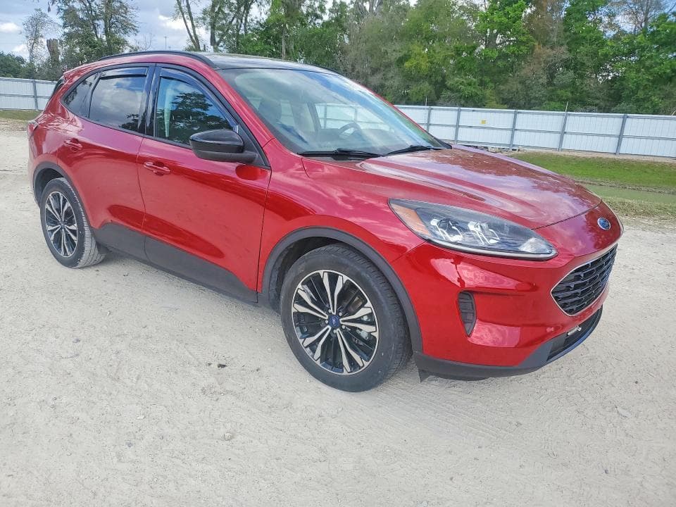 2021 FORD ESCAPE SE 4