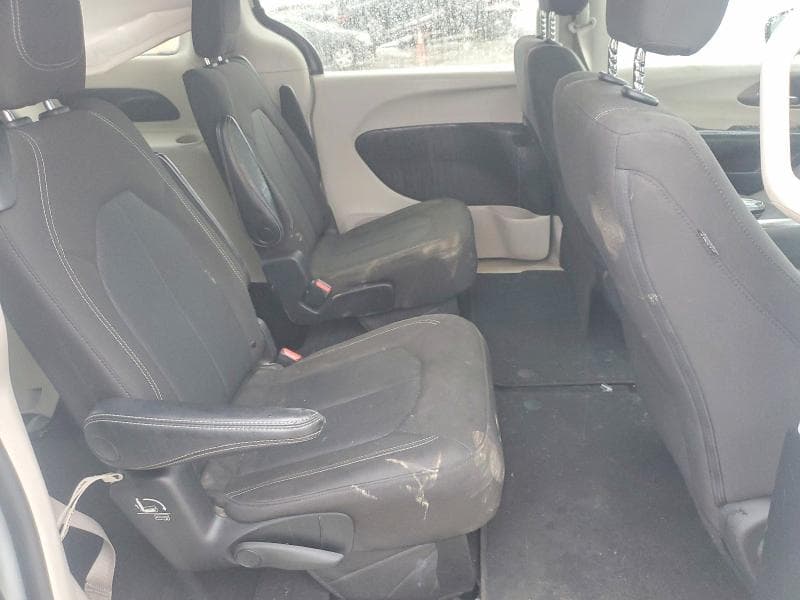 2022 CHRYSLER VOYAGER 11