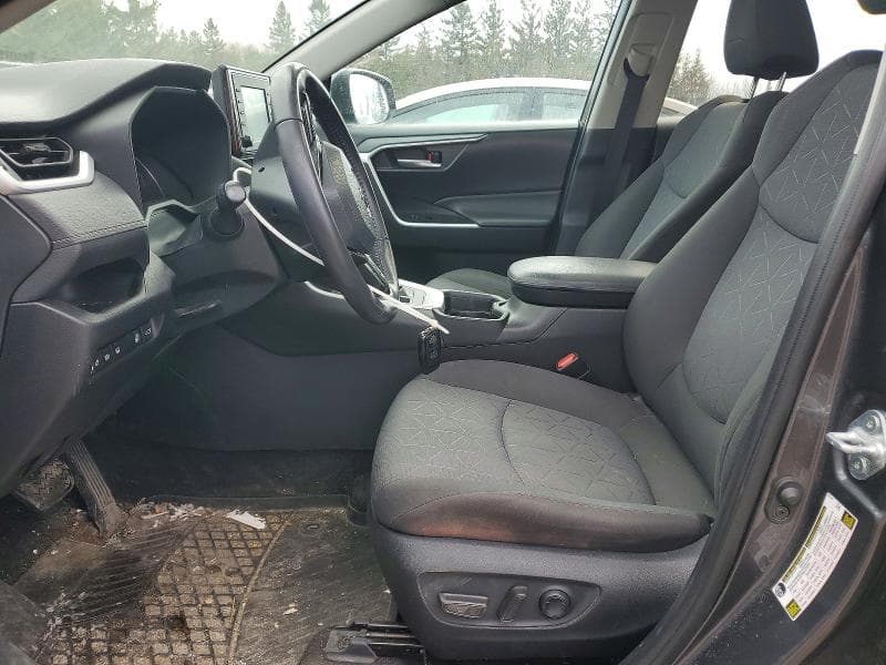 2021 TOYOTA RAV4 XLE 7