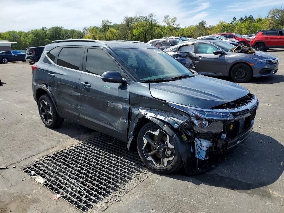 2025 KIA SELTOS EX 4