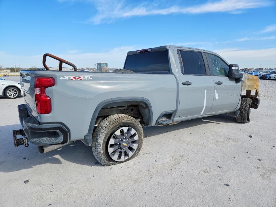 2024 CHEVROLET SILVERADO K2500 CUSTOM 3