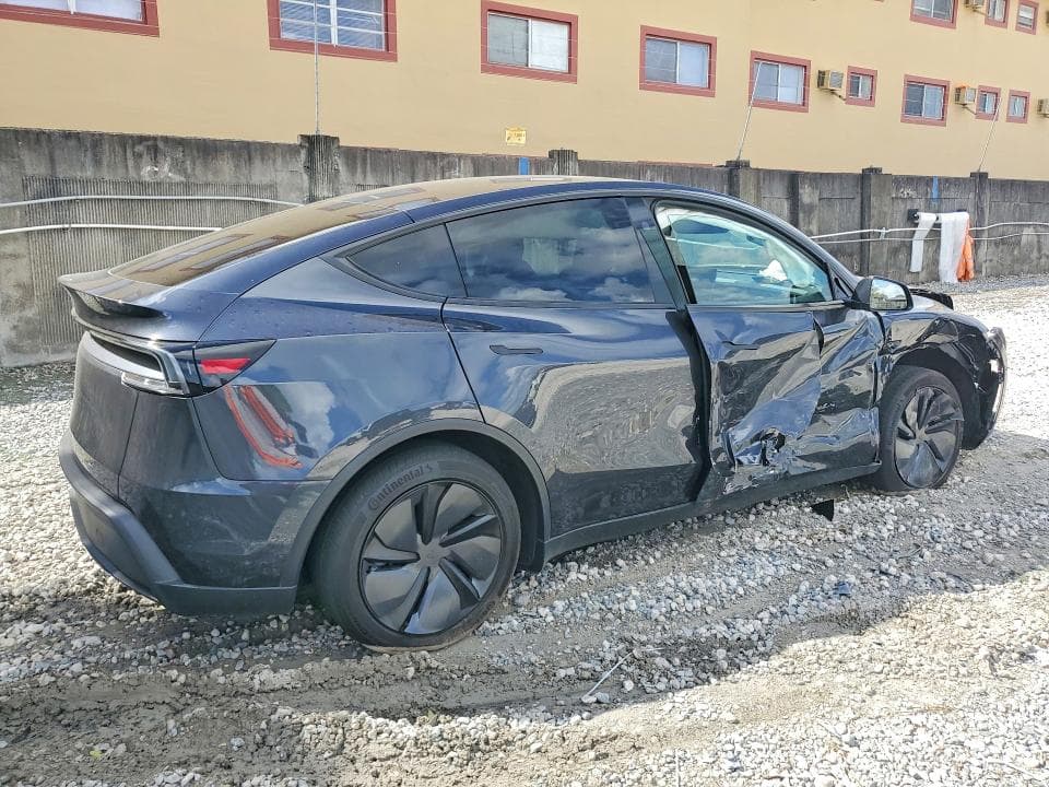 2026 TESLA MODEL Y 3