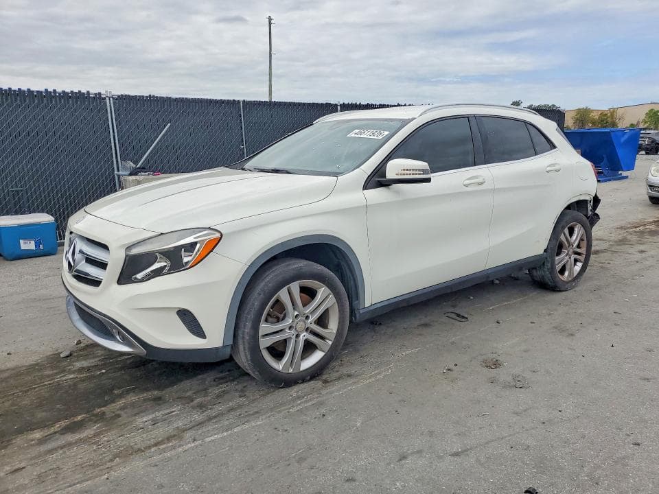 2015 MERCEDES-BENZ GLA-CLASS 250 4MATIC