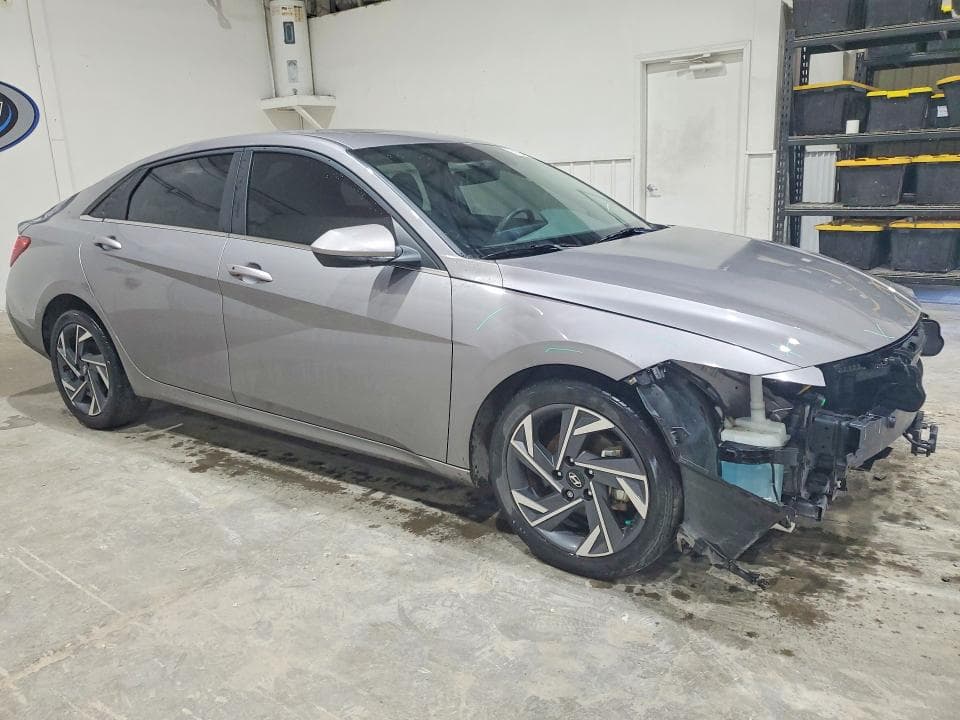 2024 HYUNDAI ELANTRA SEL 4