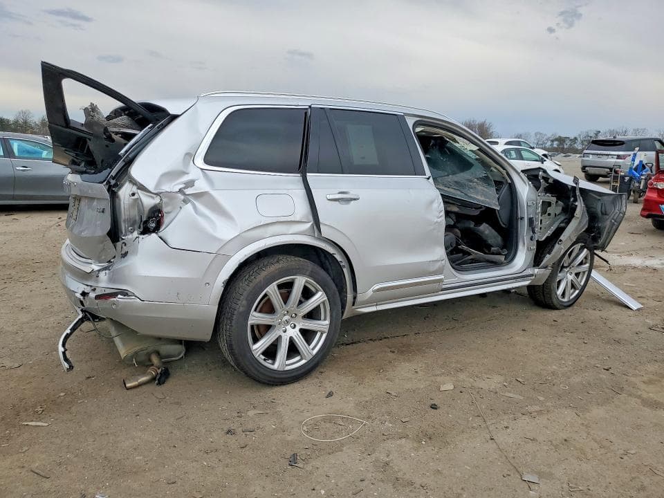 2018 VOLVO XC90 T6 3