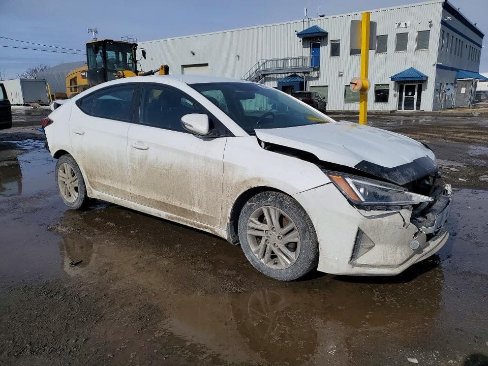 2019 HYUNDAI ELANTRA SE 4