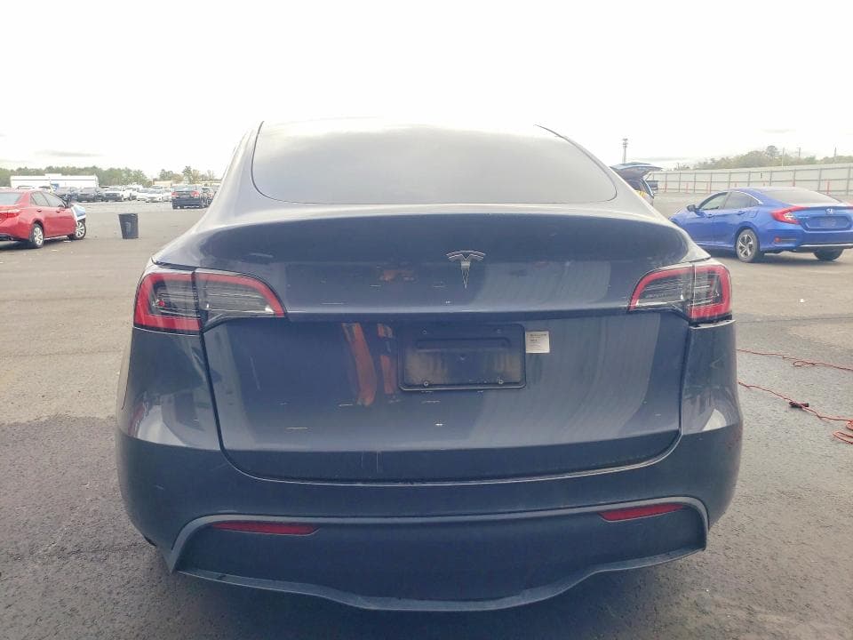 2023 TESLA MODEL Y 6