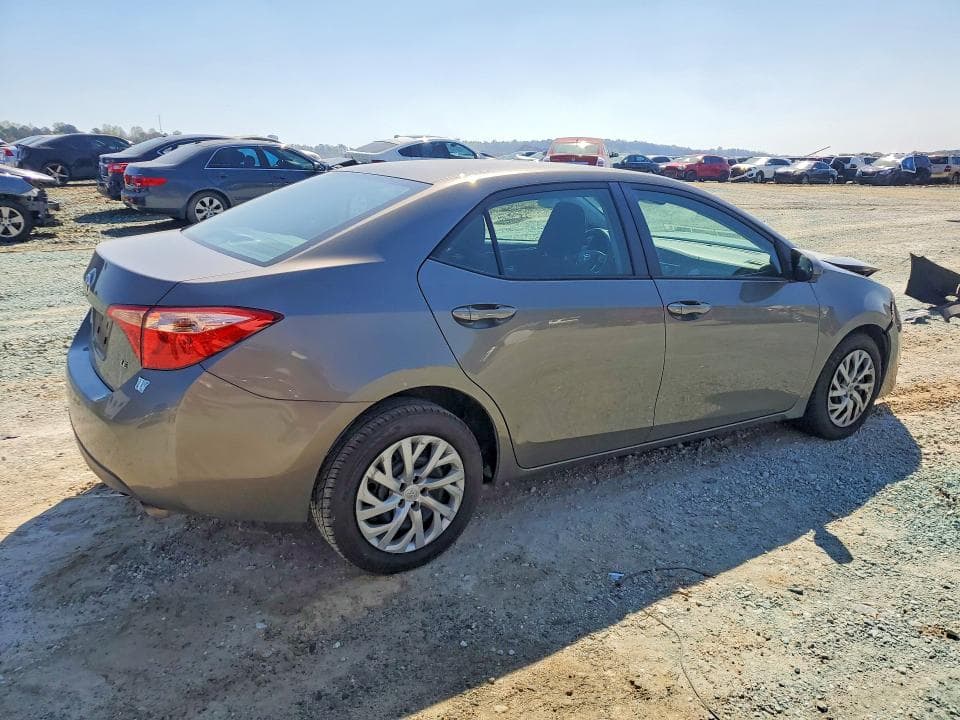 2017 TOYOTA COROLLA LE 3