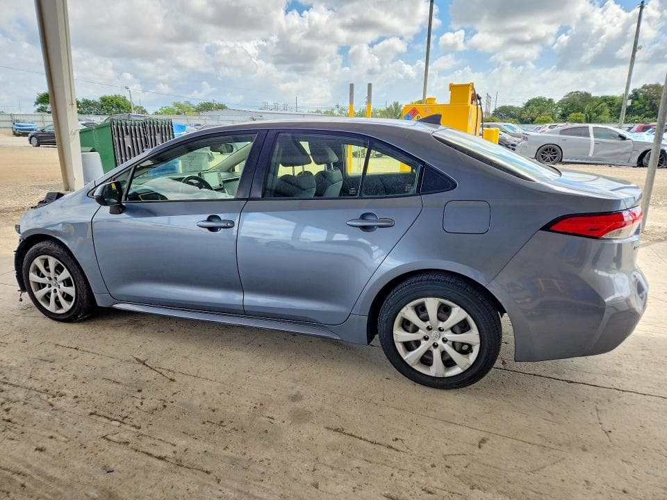 2022 TOYOTA COROLLA LE 2