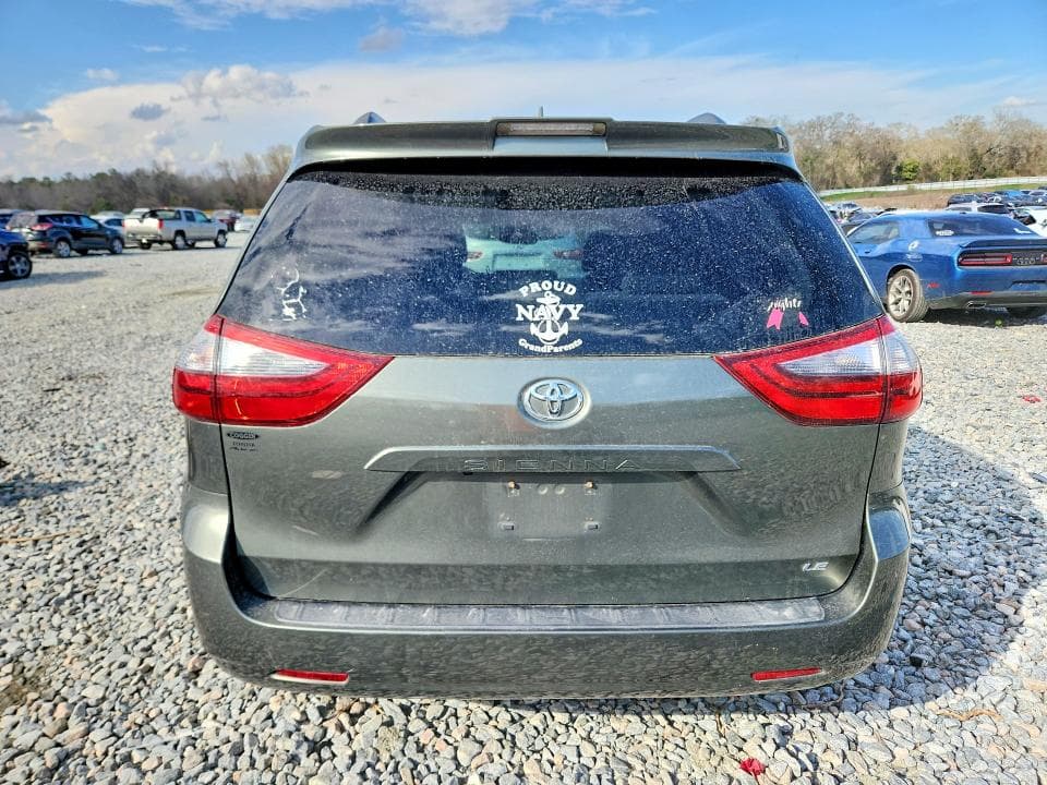 2020 TOYOTA SIENNA LE 8-PASSENGER 6