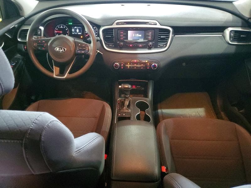 2017 KIA SORENTO LX V6 8