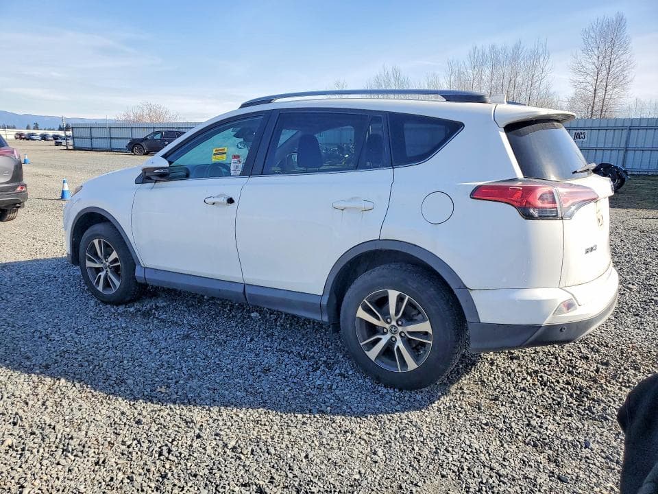 2017 TOYOTA RAV4 XLE 2