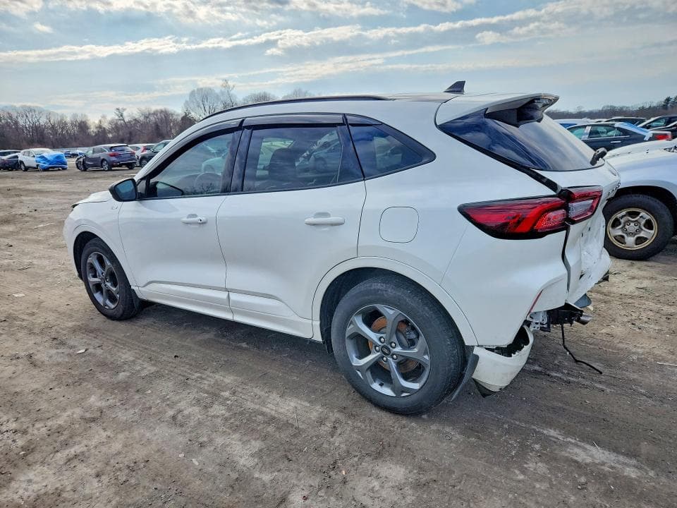 2023 FORD ESCAPE ST LINE 2