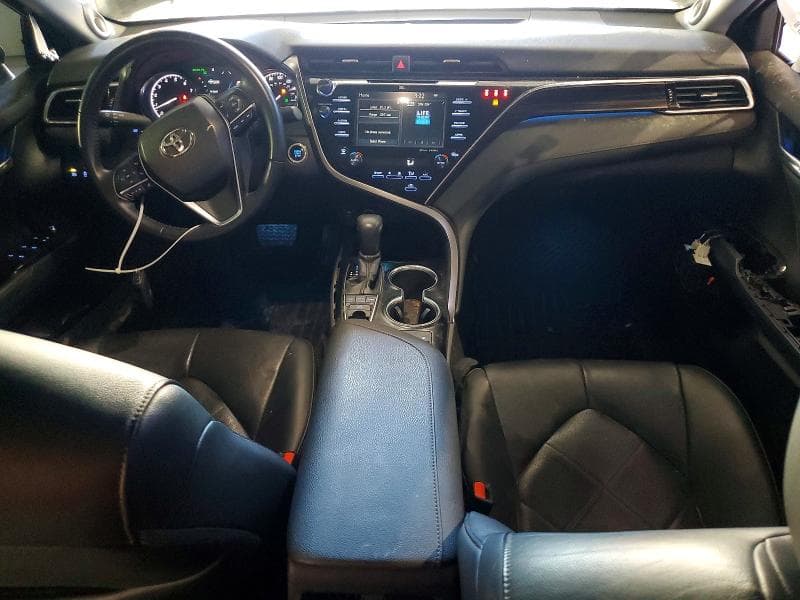 2018 TOYOTA CAMRY XLE 8