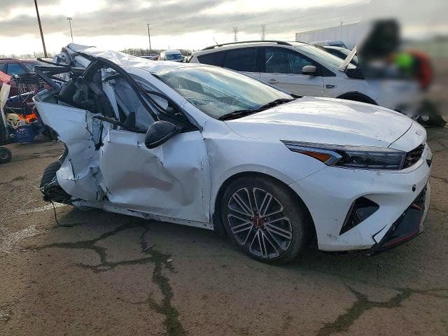 2023 KIA FORTE GT 4
