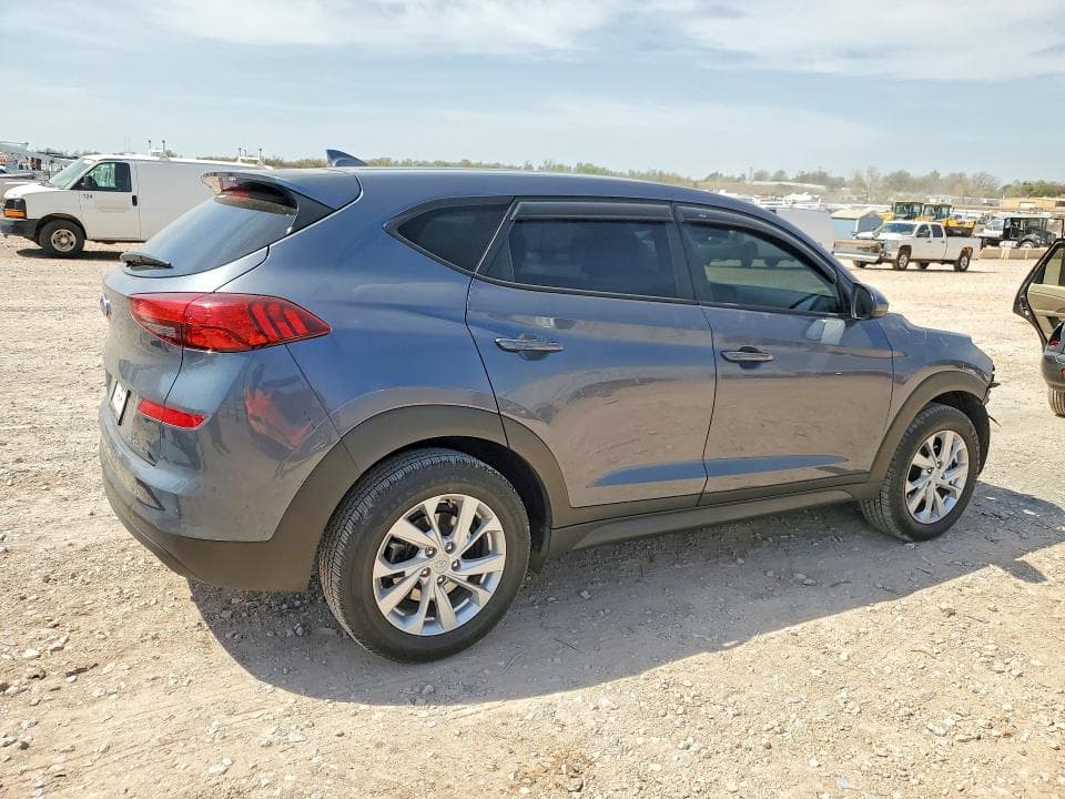 2021 HYUNDAI TUCSON SE 3