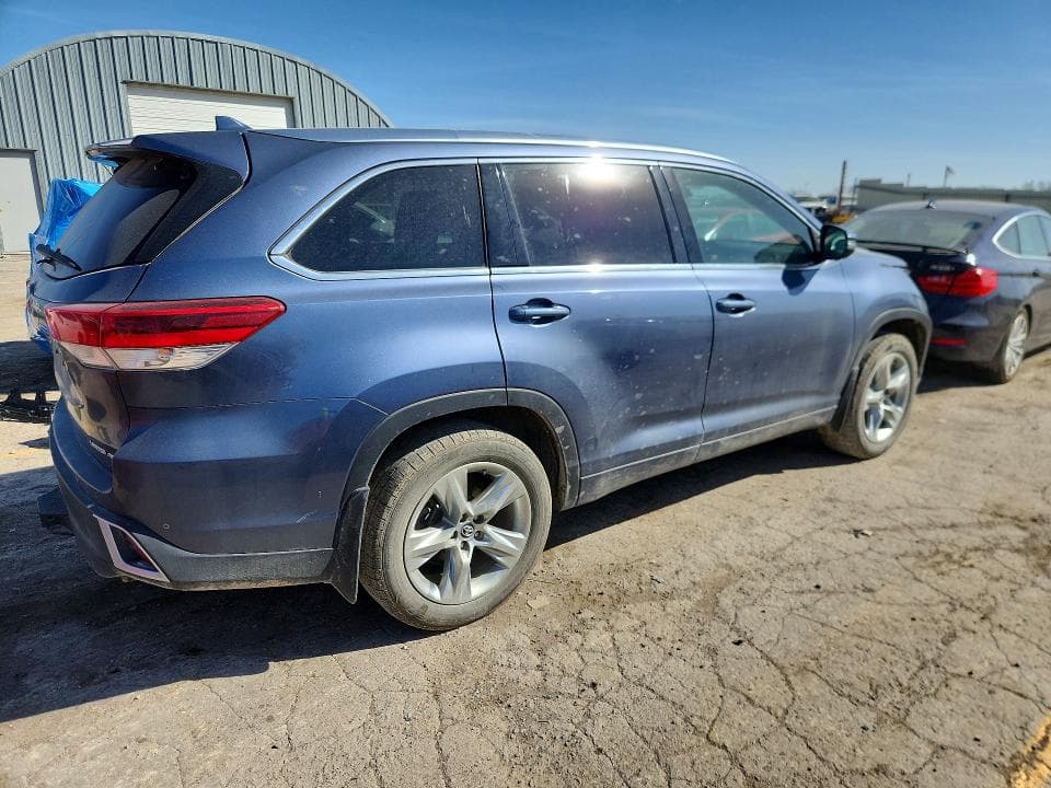 2018 TOYOTA HIGHLANDER LIMITED 3