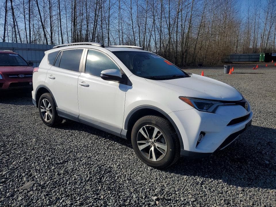 2017 TOYOTA RAV4 XLE 4