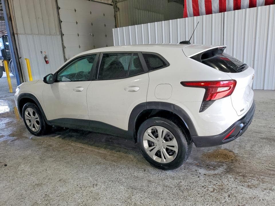2024 CHEVROLET TRAX LS 2