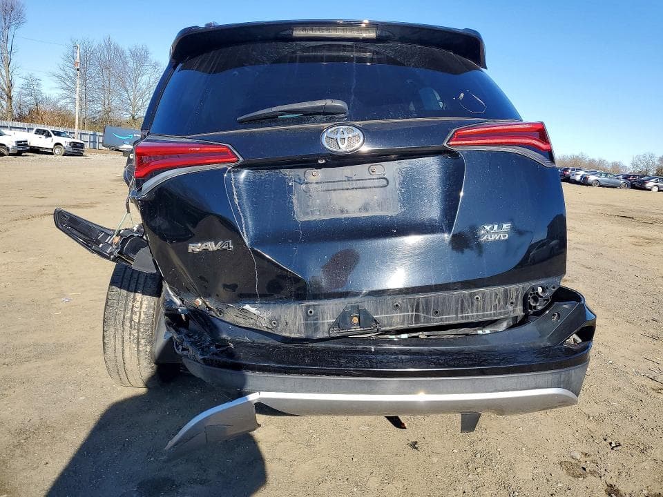 2017 TOYOTA RAV4 XLE 6