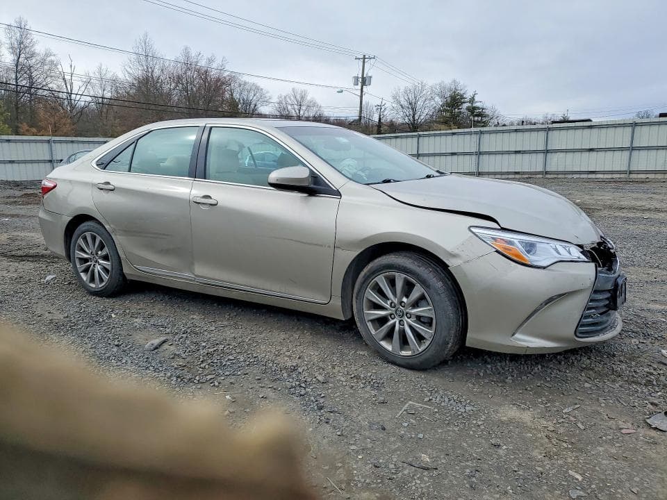 2017 TOYOTA CAMRY XLE V6 4
