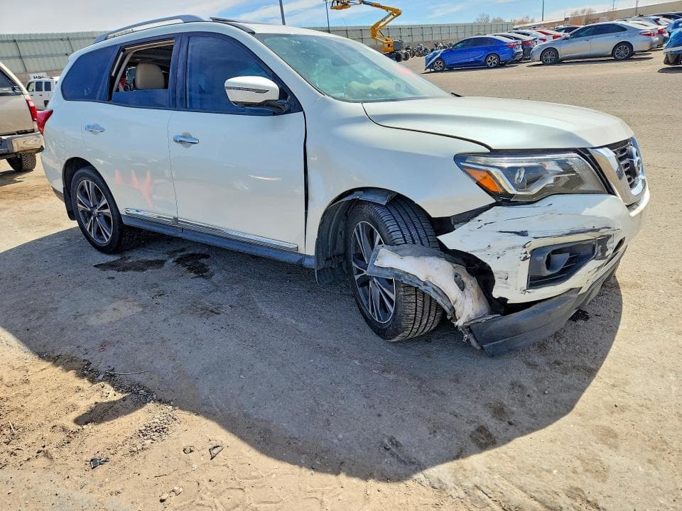2017 NISSAN PATHFINDER PLATINUM 4