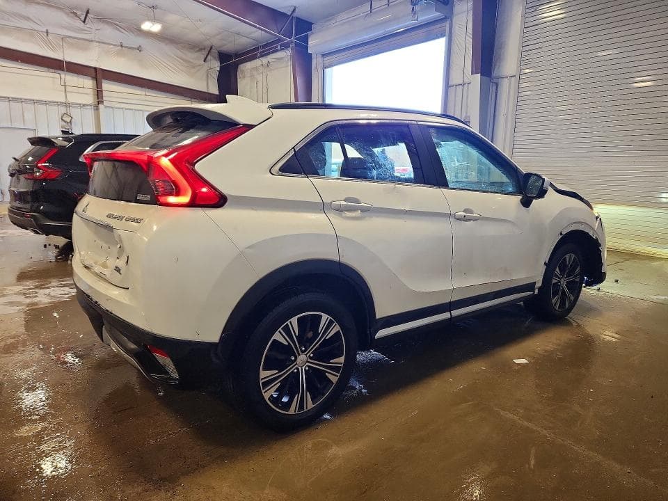 2018 MITSUBISHI ECLIPSE CROSS SE 3