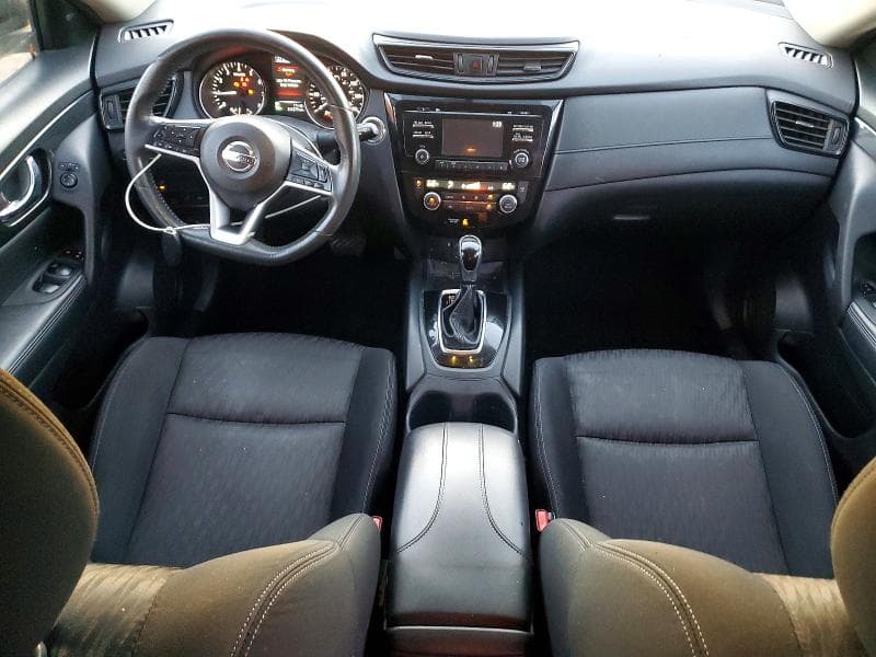 2017 NISSAN ROGUE SV 8