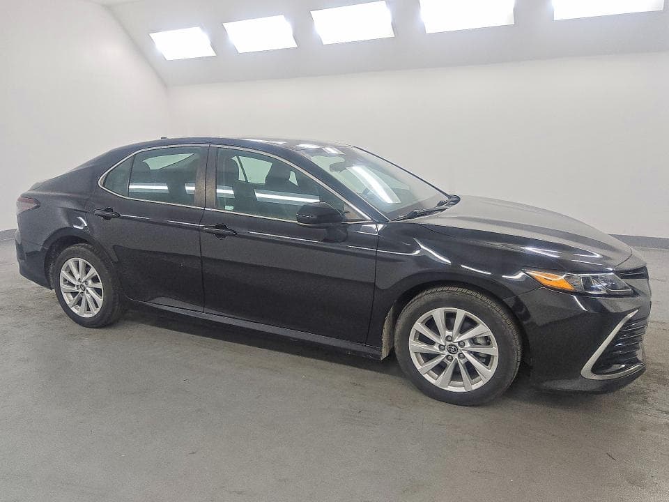 2021 TOYOTA CAMRY LE 4