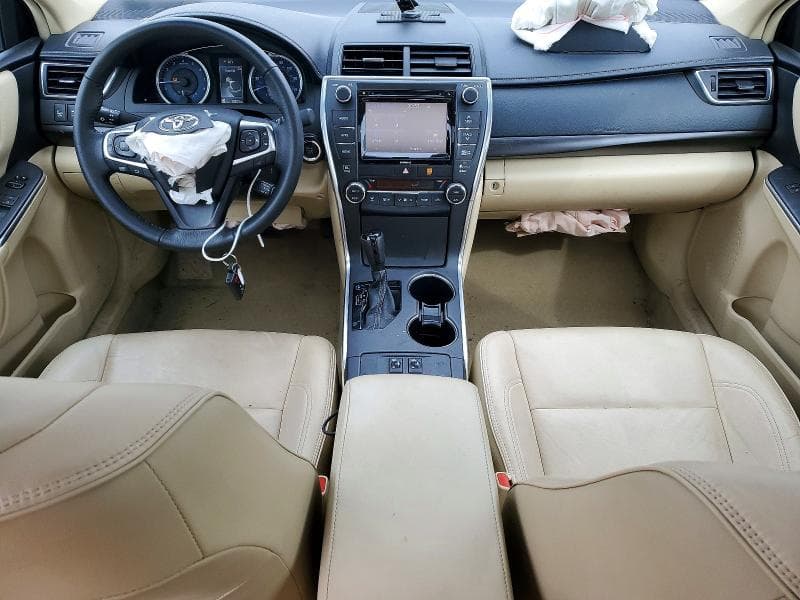 2017 TOYOTA CAMRY XLE V6 8