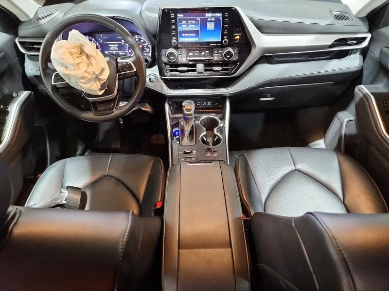 2022 TOYOTA HIGHLANDER XLE 8
