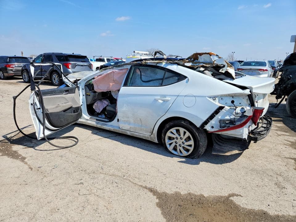 2017 HYUNDAI ELANTRA SE 2