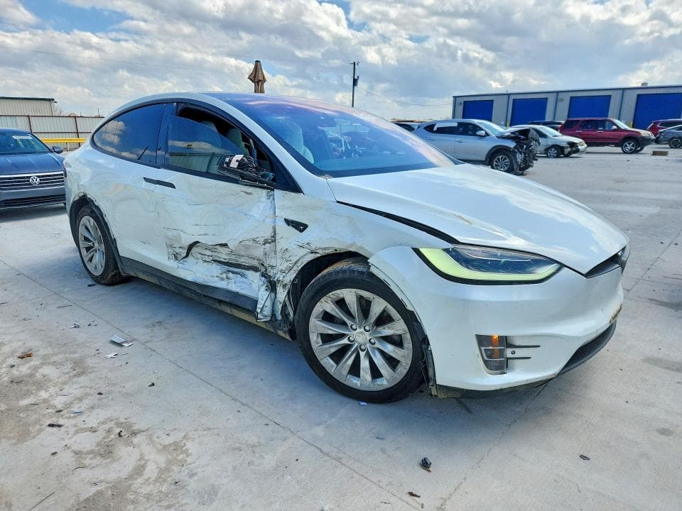 2018 TESLA MODEL X 4