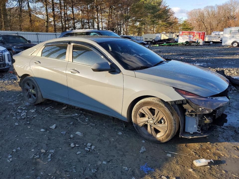 2023 HYUNDAI ELANTRA SEL 4