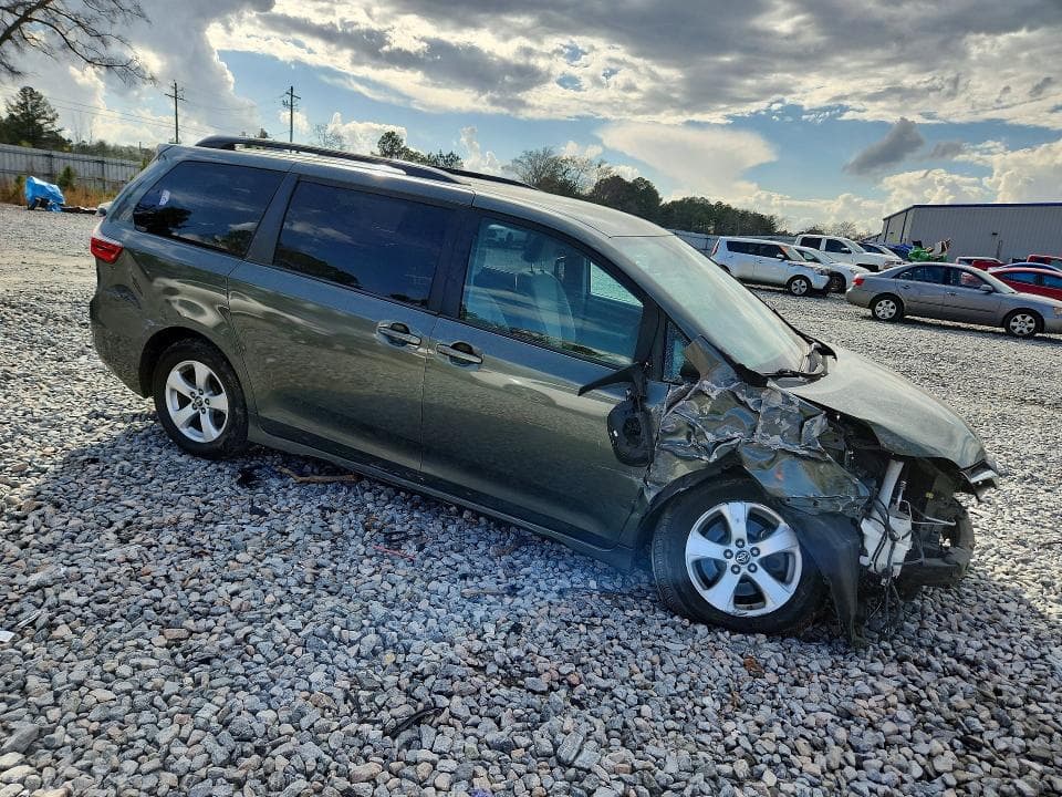 2020 TOYOTA SIENNA LE 8-PASSENGER 4