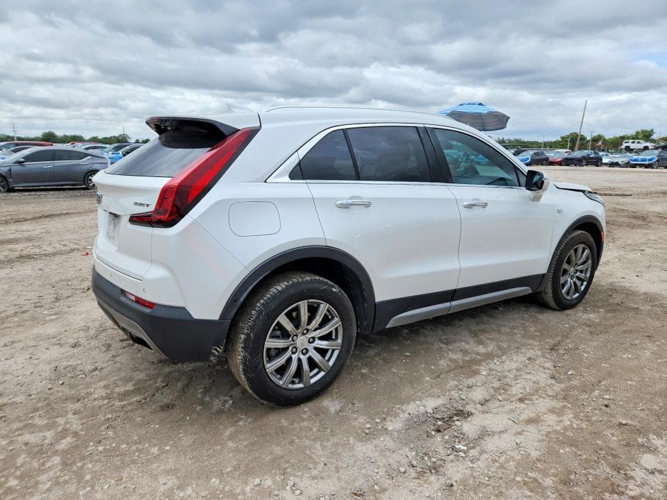 2022 CADILLAC XT4 PREMIUM LUXURY 3