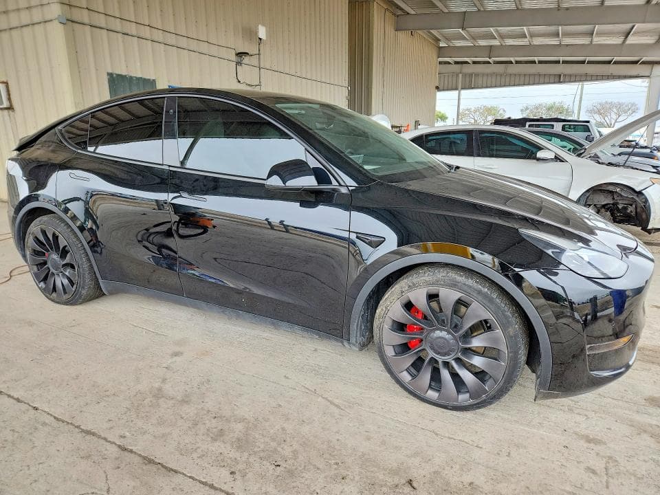 2022 TESLA MODEL Y 4