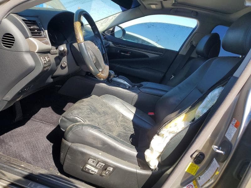 2017 LEXUS LS 460 BASE 7